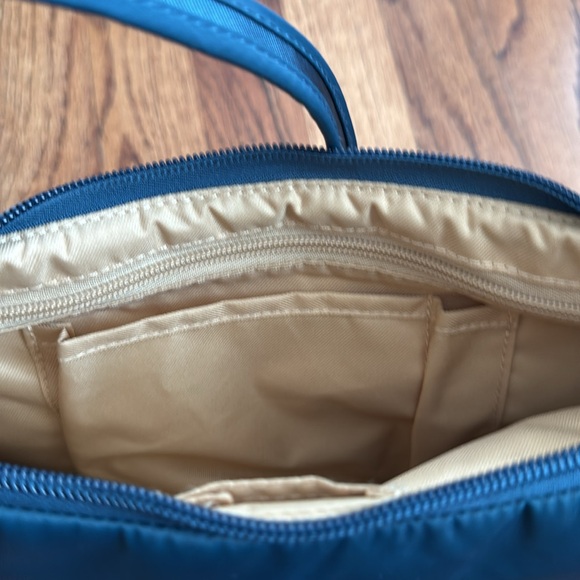 Pacsafe Antitheft Crossbody bag  Citysafe CS series in Tidal Teal - Picture 6 of 11